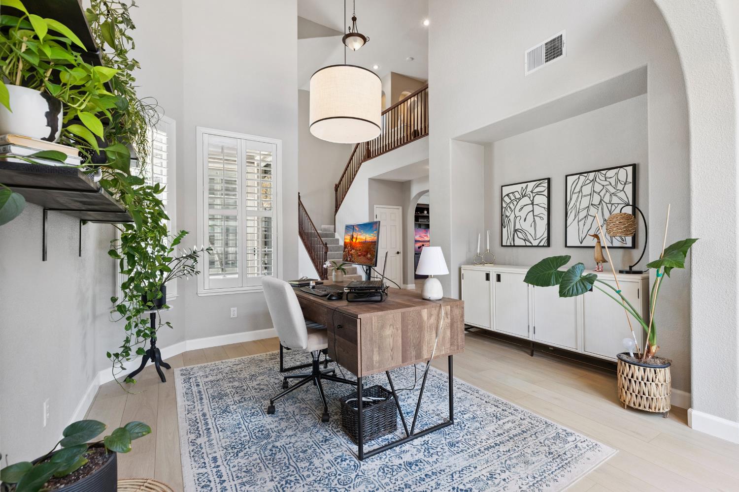 Detail Gallery Image 12 of 67 For 3021 Edgeview Dr, Modesto,  CA 95355 - 5 Beds | 3/1 Baths