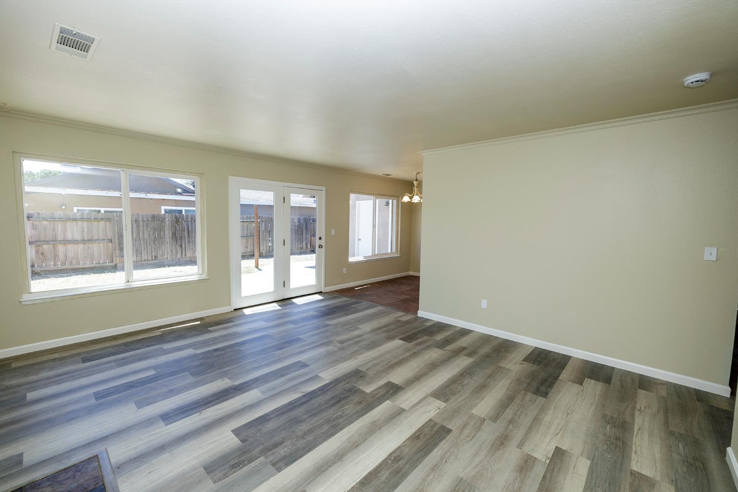Detail Gallery Image 12 of 42 For 2020 Preston Ln, Modesto,  CA 95355 - 3 Beds | 2 Baths