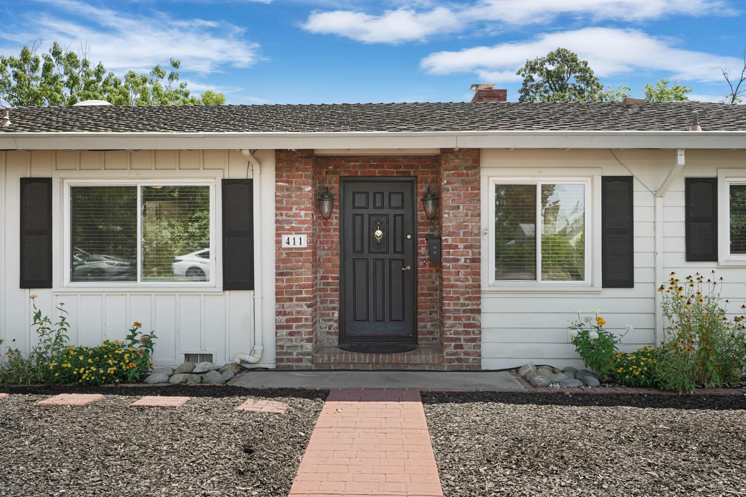 Detail Gallery Image 3 of 52 For 411 King Rd, Roseville,  CA 95678 - 4 Beds | 3 Baths