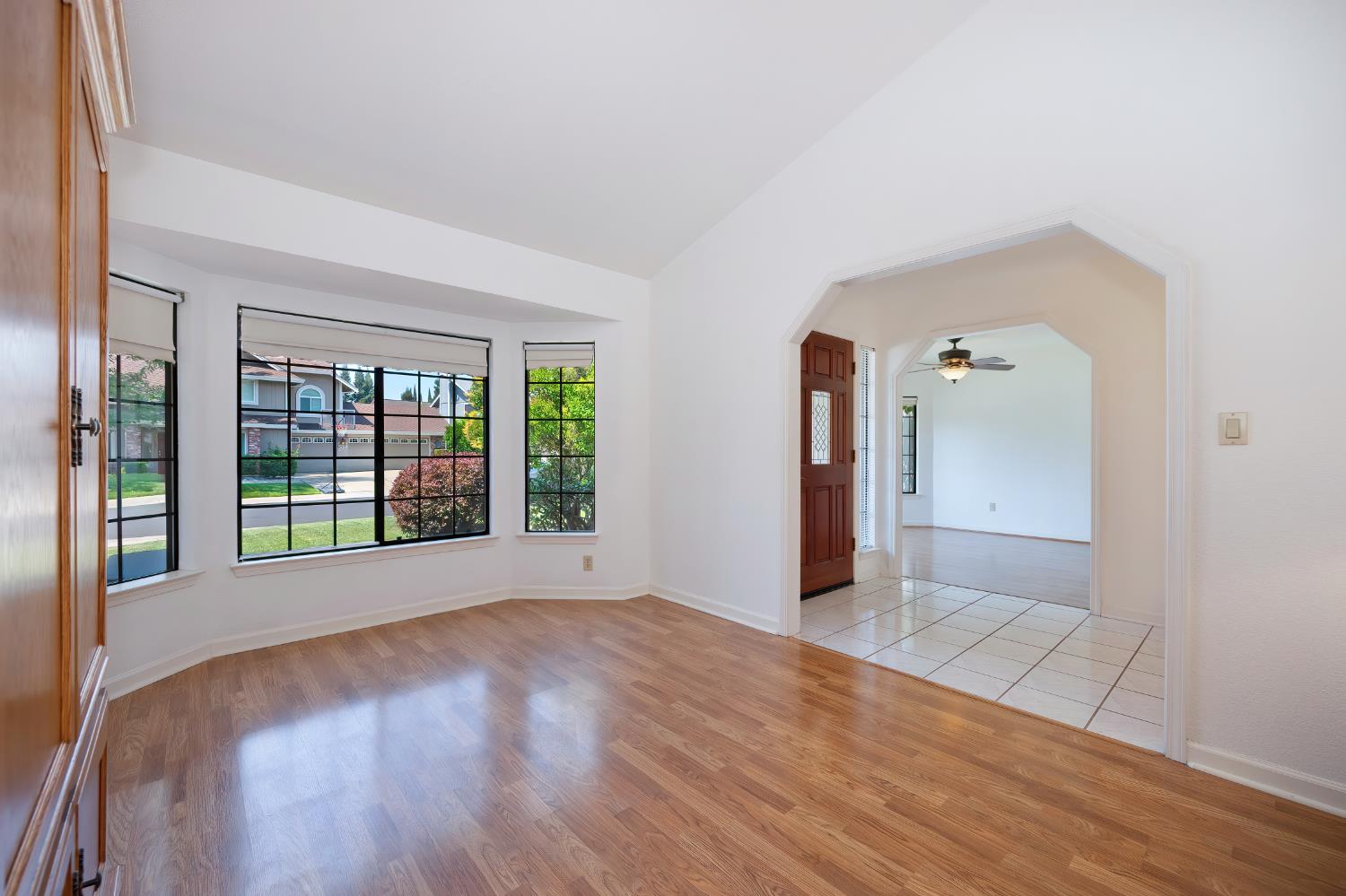 Detail Gallery Image 12 of 53 For 5408 E Brook Way, Elk Grove,  CA 95758 - 3 Beds | 2 Baths