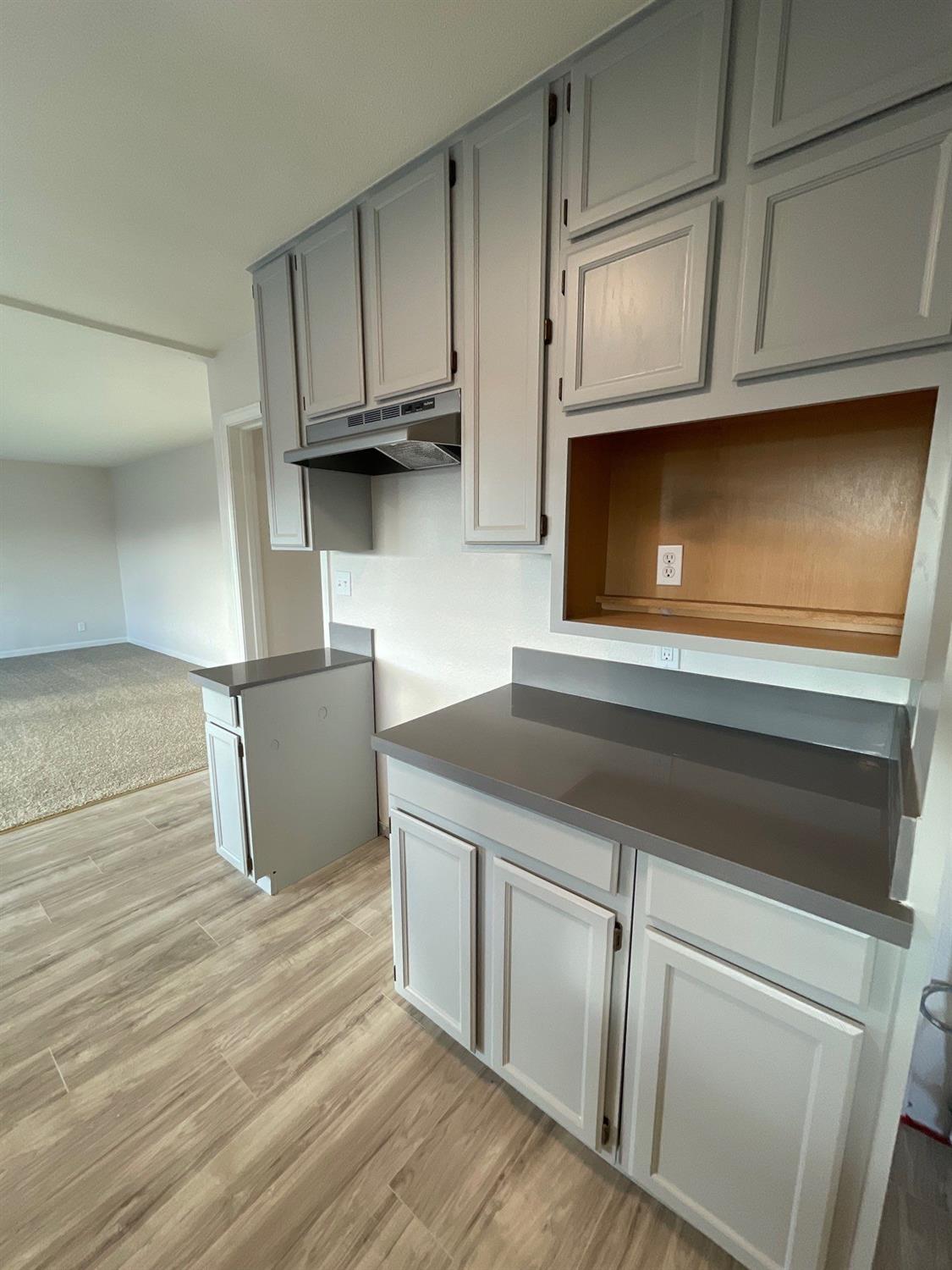 Detail Gallery Image 8 of 28 For 917 9th St, Turlock,  CA 95380 - 5 Beds | 3 Baths