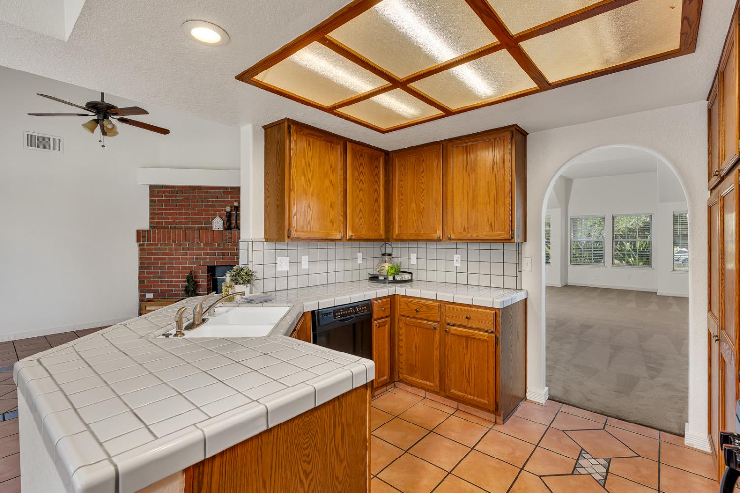 Detail Gallery Image 15 of 71 For 934 Neal St, Los Banos,  CA 93635 - 4 Beds | 2 Baths