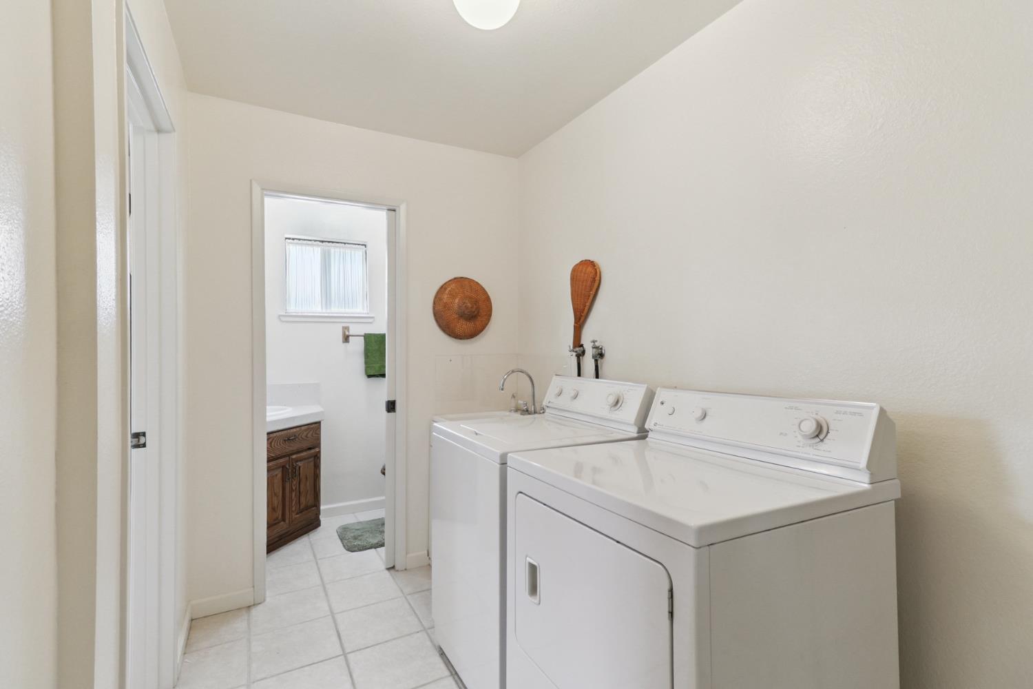 Detail Gallery Image 36 of 95 For 7919 Wonder St, Citrus Heights,  CA 95610 - 4 Beds | 2/1 Baths