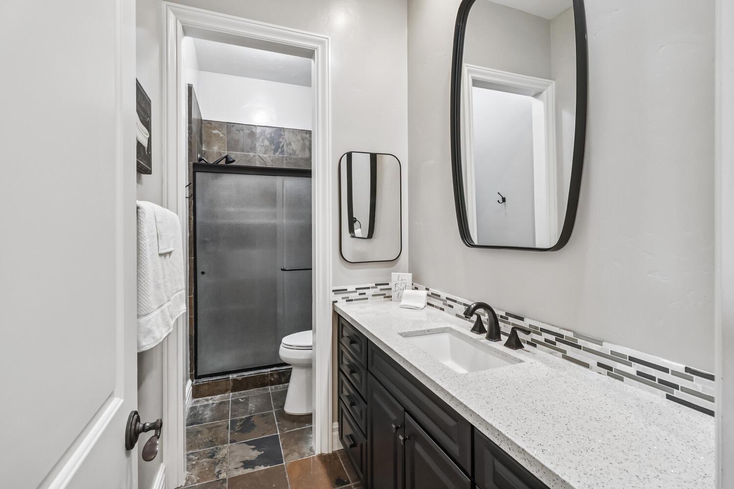 Detail Gallery Image 37 of 72 For 4900 Saint Augustine Dr, Elk Grove,  CA 95758 - 4 Beds | 4 Baths