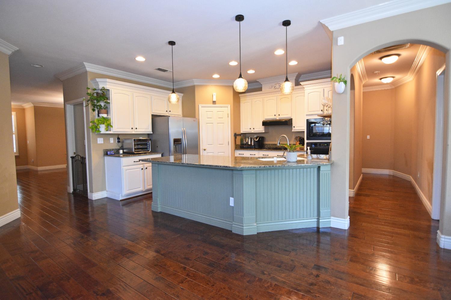 Detail Gallery Image 18 of 54 For 13702 Channel Ln, Waterford,  CA 95386 - 4 Beds | 3 Baths