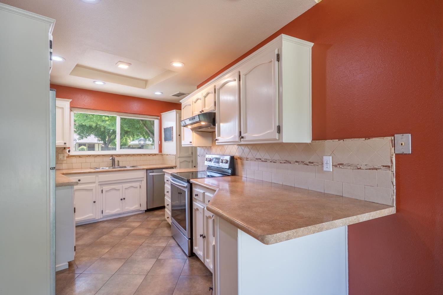 Detail Gallery Image 7 of 28 For 1113 Sonoma Ave, Modesto,  CA 95355 - 3 Beds | 2 Baths