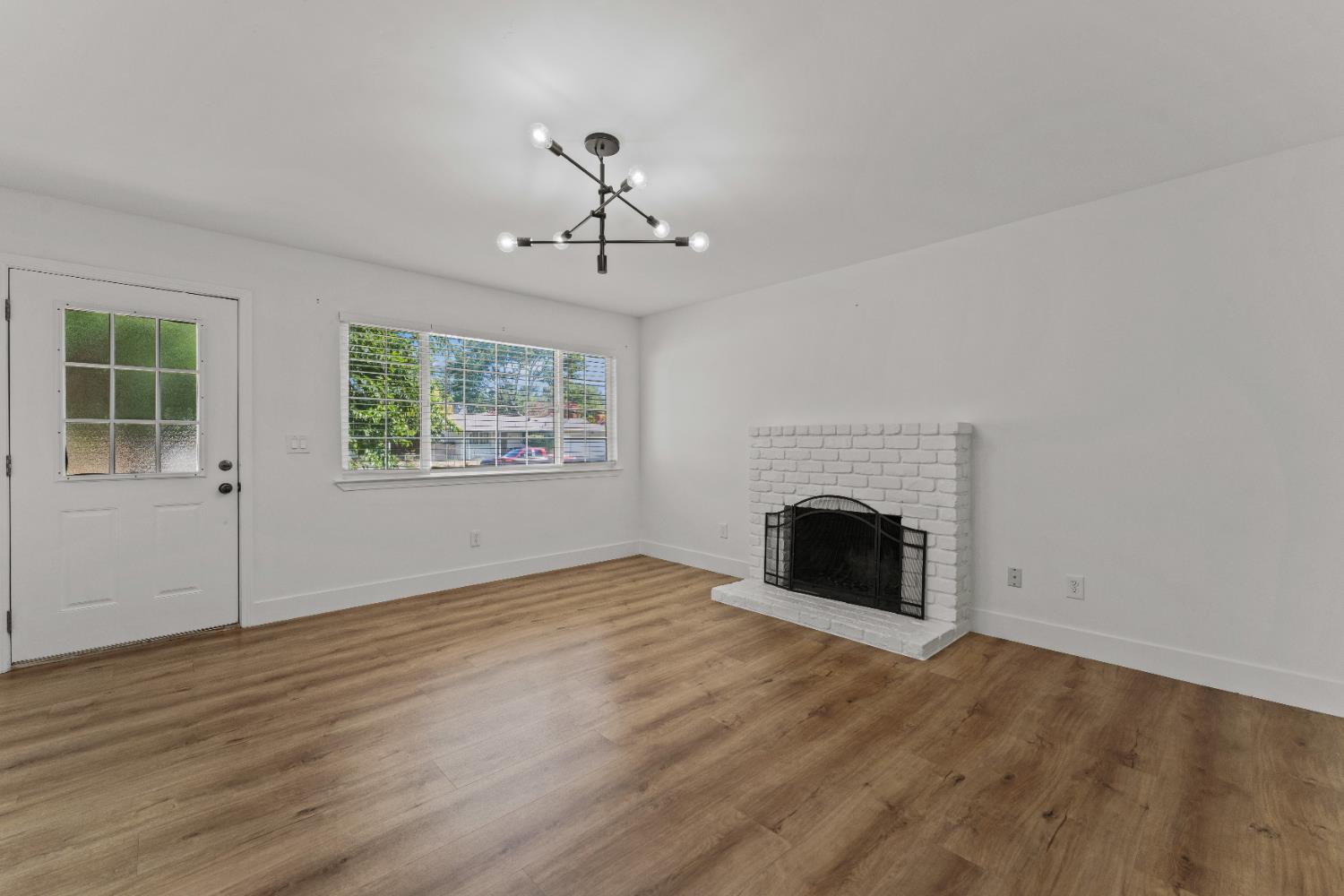 Detail Gallery Image 5 of 25 For 6413 Cheltenham Way, Citrus Heights,  CA 95621 - 3 Beds | 1 Baths