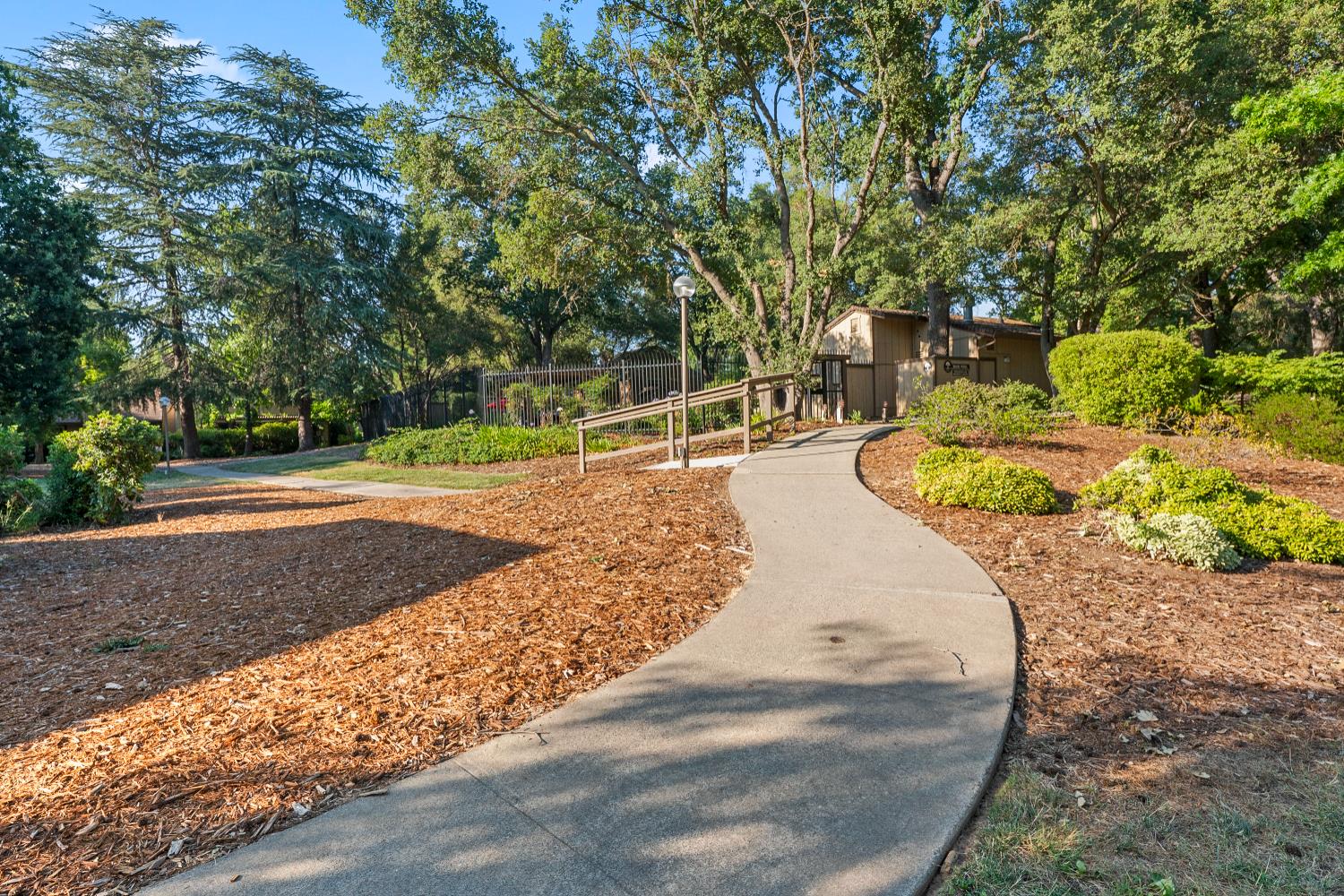 Detail Gallery Image 24 of 26 For 6804 Madrea Ct, Citrus Heights,  CA 95621 - 4 Beds | 2/1 Baths
