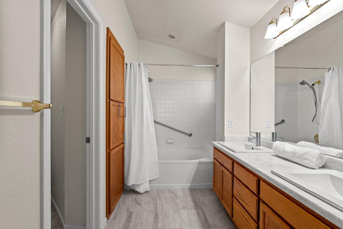 Detail Gallery Image 11 of 17 For 8435 Dartford Dr, Sacramento,  CA 95823 - 3 Beds | 2 Baths