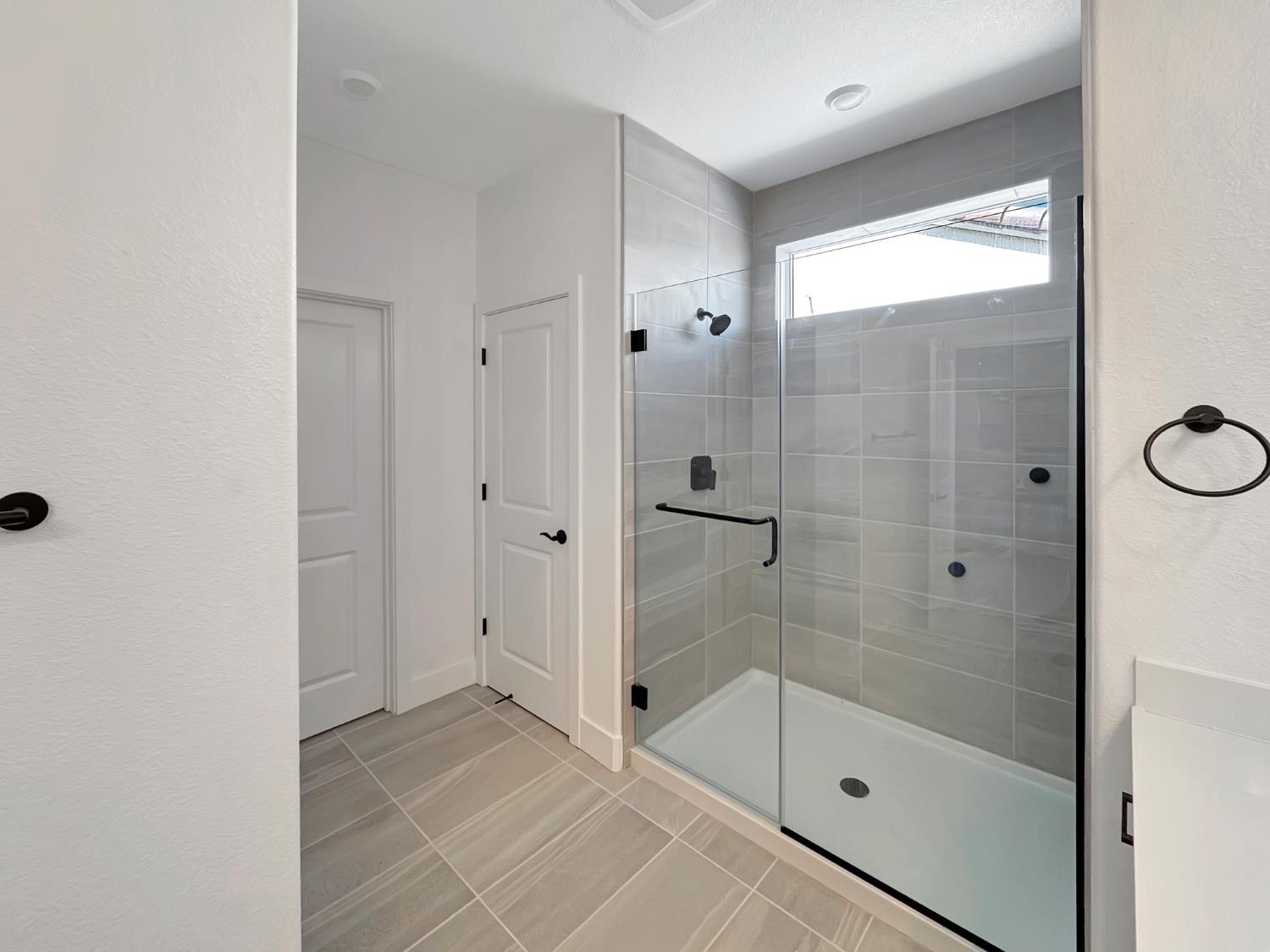 Detail Gallery Image 13 of 18 For 3279 Orso Grande St, Manteca,  CA 95337 - 5 Beds | 3/1 Baths
