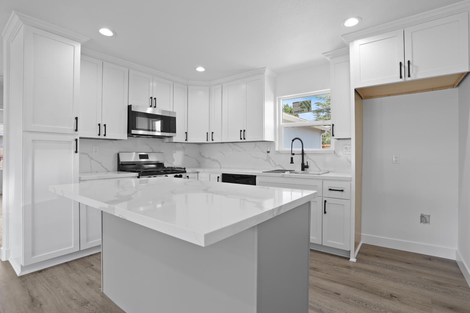 Detail Gallery Image 10 of 27 For 537 Palm Ave, Lodi,  CA 95240 - 4 Beds | 2 Baths