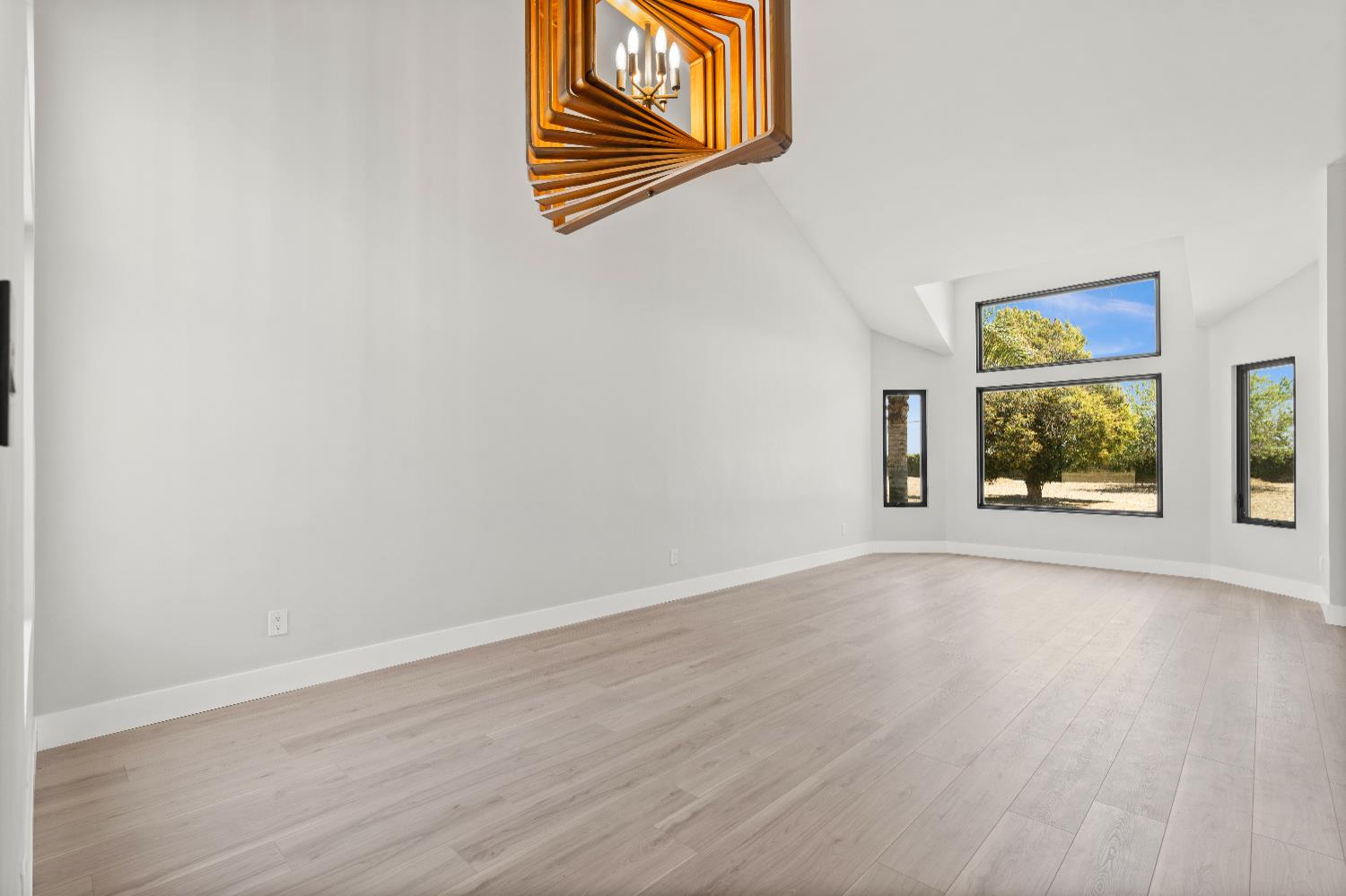 Detail Gallery Image 11 of 76 For 29879 S Chrisman Rd, Tracy,  CA 95304 - 4 Beds | 3 Baths