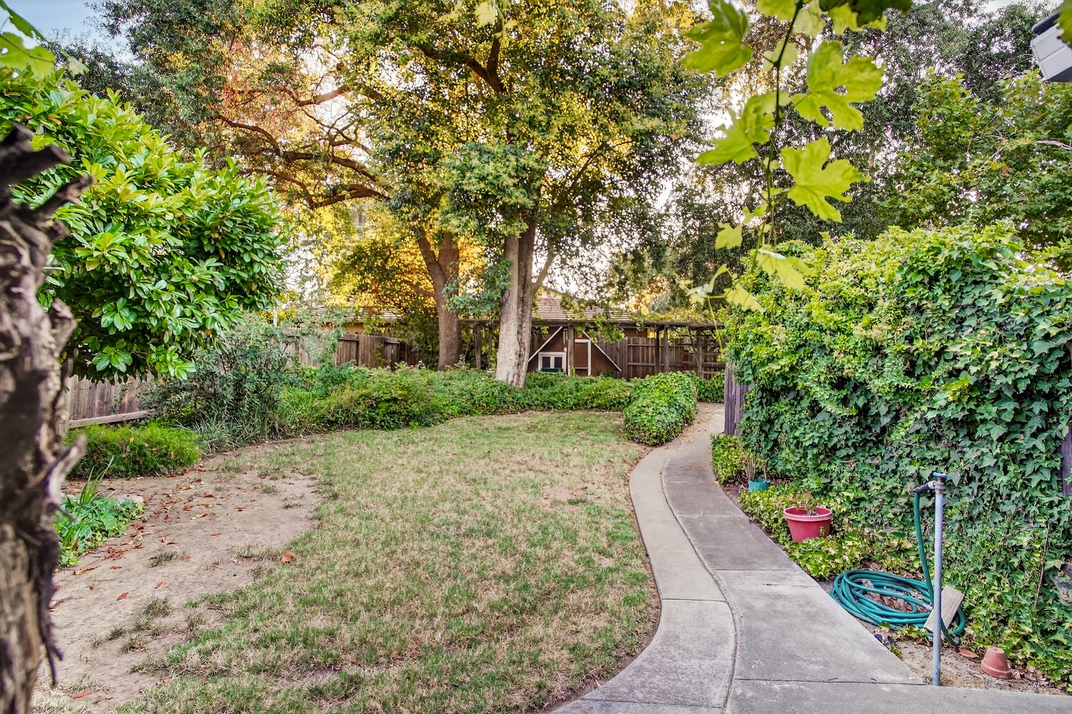 Detail Gallery Image 20 of 22 For 1004 Elm, Woodland,  CA 95695 - 3 Beds | 3 Baths