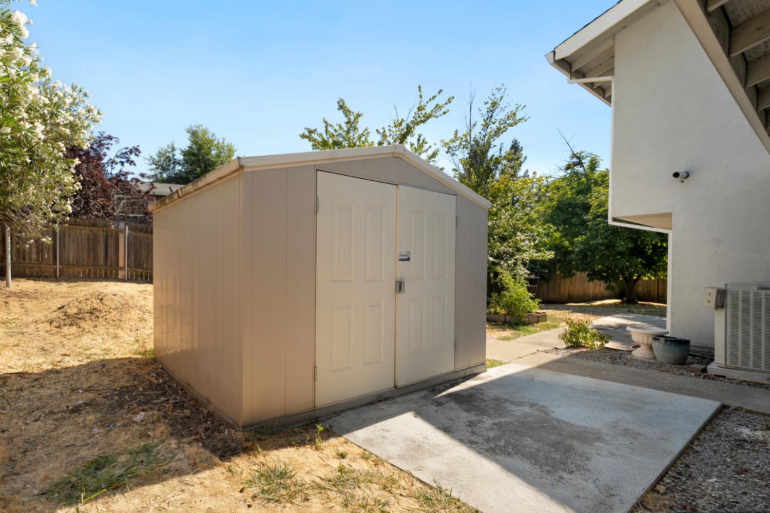 Detail Gallery Image 23 of 25 For 4509 Olivegate Dr, Fair Oaks,  CA 95628 - 4 Beds | 2/1 Baths