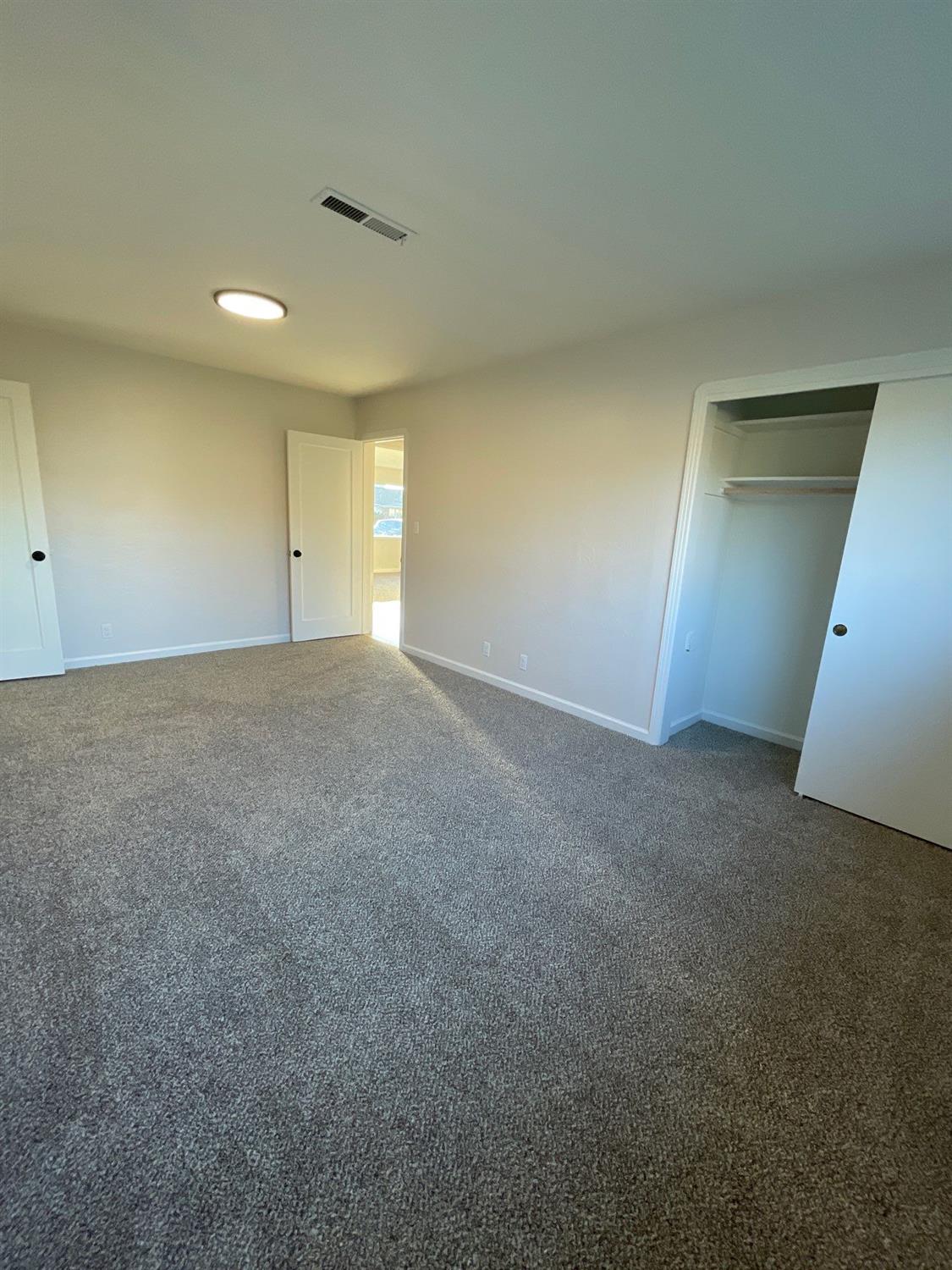 Detail Gallery Image 16 of 28 For 917 9th St, Turlock,  CA 95380 - 5 Beds | 3 Baths