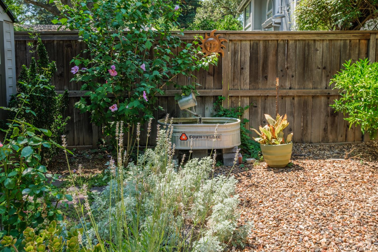 Detail Gallery Image 58 of 63 For 5148 Walnut Place Ln, Carmichael,  CA 95608 - 3 Beds | 2 Baths