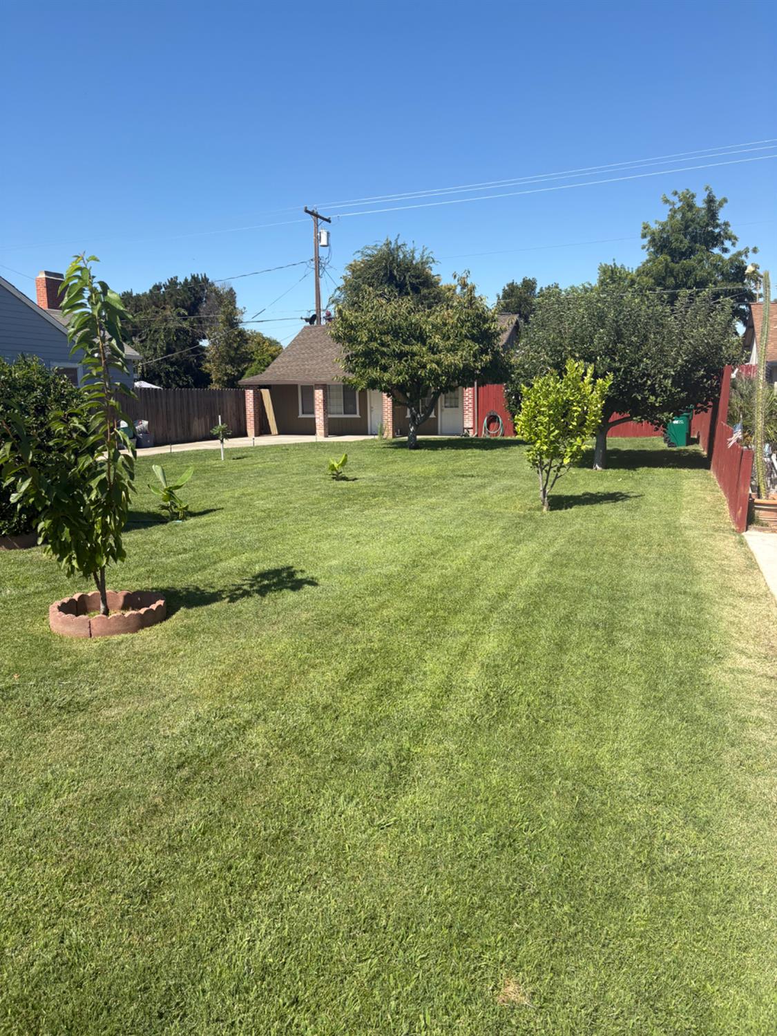 Detail Gallery Image 2 of 9 For 831 Pleasant Ave, Lodi,  CA 95240 - 2 Beds | 1 Baths