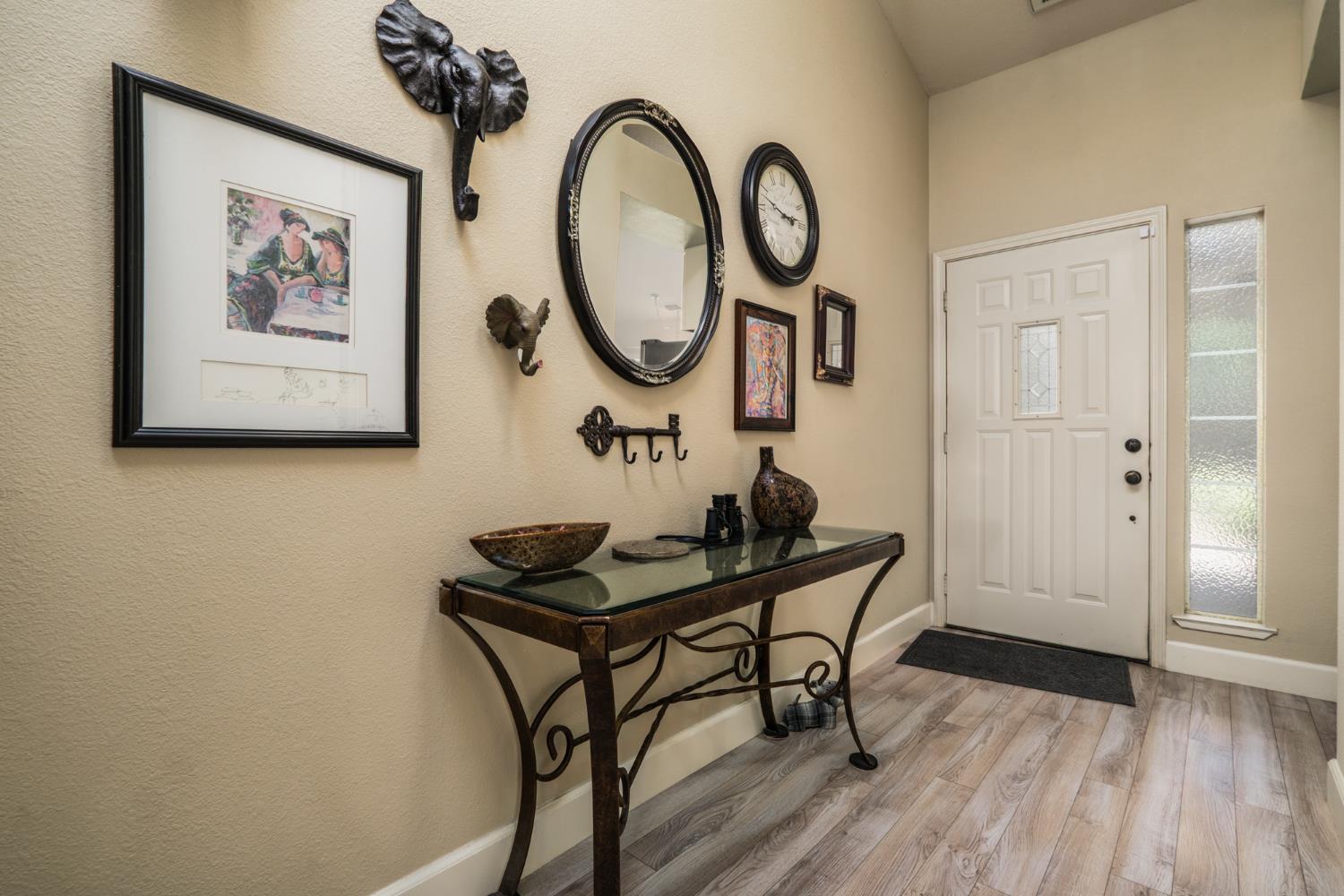Detail Gallery Image 6 of 63 For 5148 Walnut Place Ln, Carmichael,  CA 95608 - 3 Beds | 2 Baths