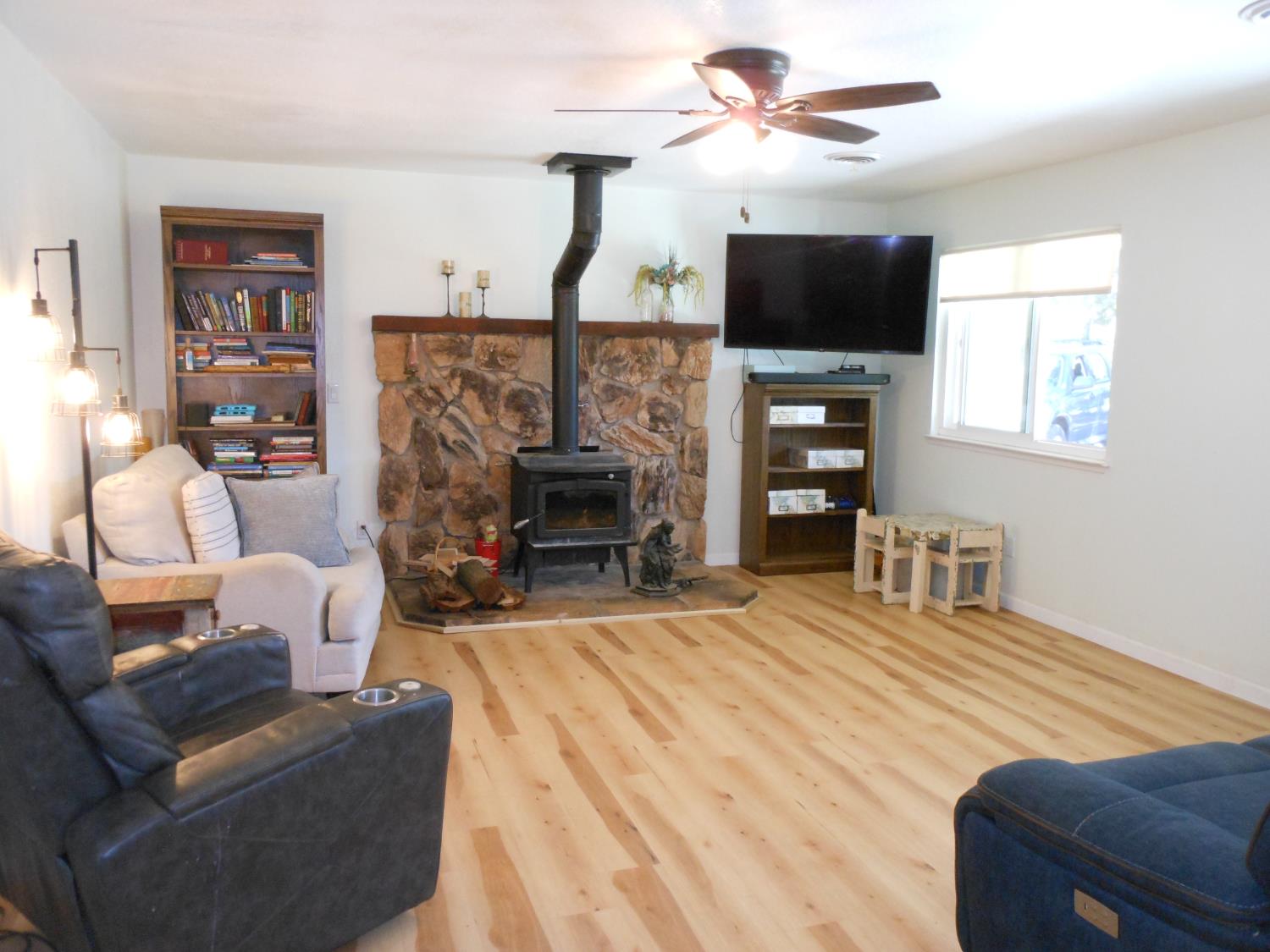 Detail Gallery Image 5 of 40 For 17068 Vintage Dr, Grass Valley,  CA 95949 - 4 Beds | 3 Baths