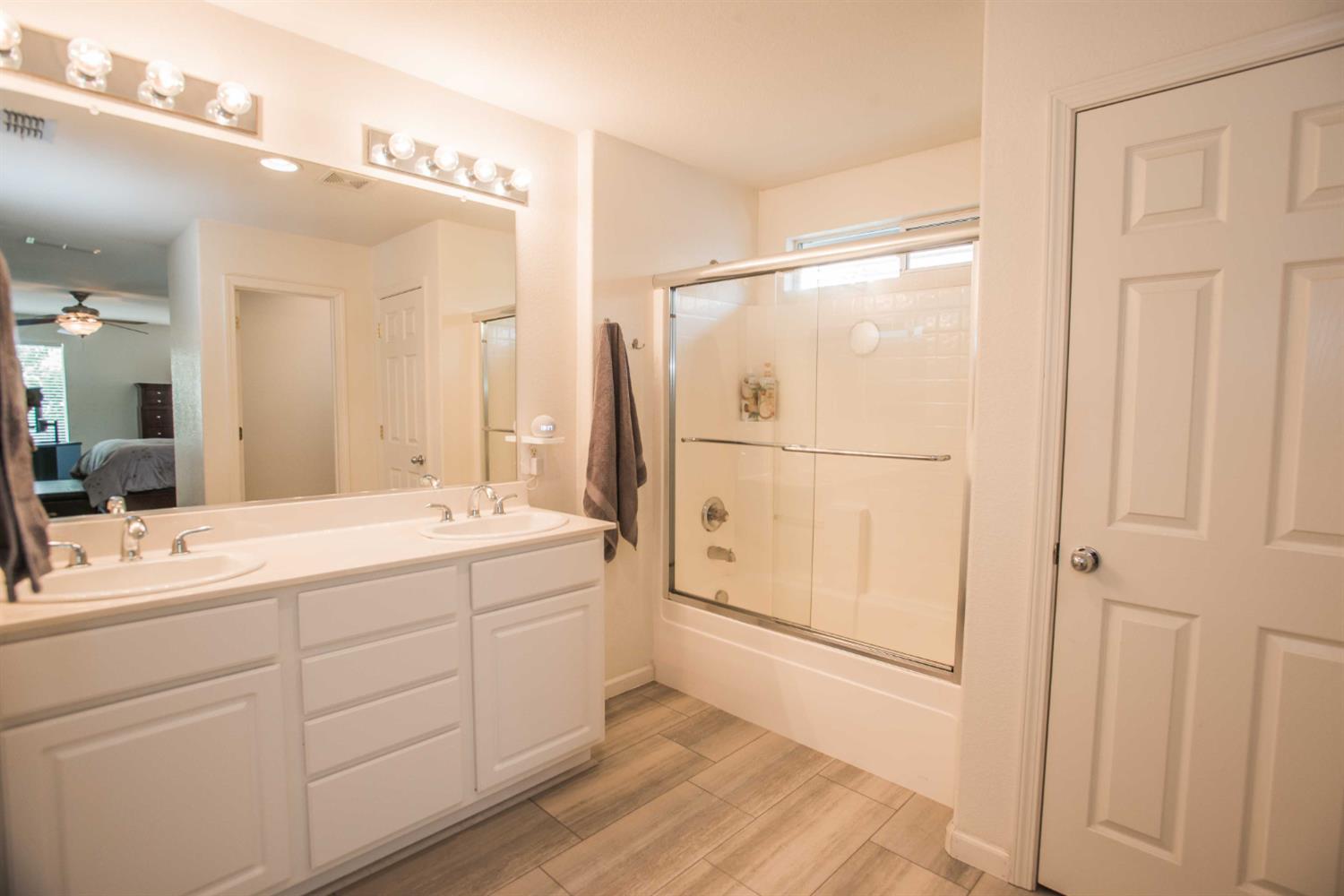 Detail Gallery Image 38 of 68 For 2210 Arnold Dr, Rocklin,  CA 95765 - 4 Beds | 2/1 Baths