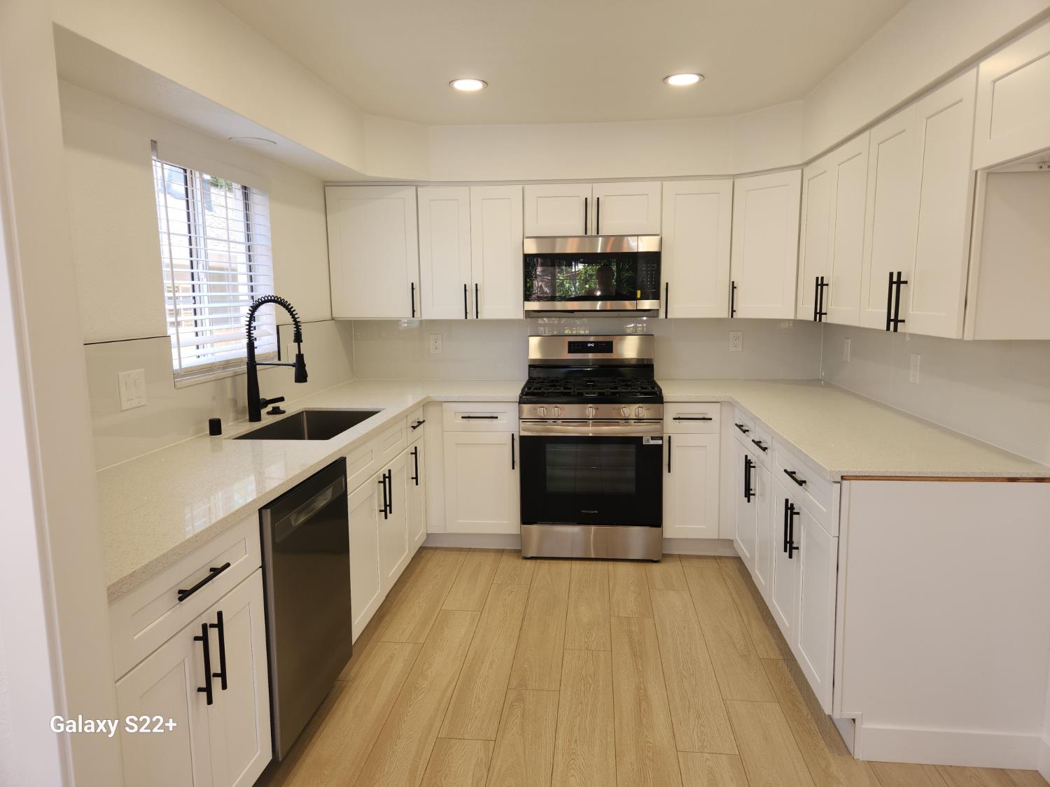 Detail Gallery Image 3 of 8 For 641 Andrew St, West Sacramento,  CA 95605 - 3 Beds | 1 Baths