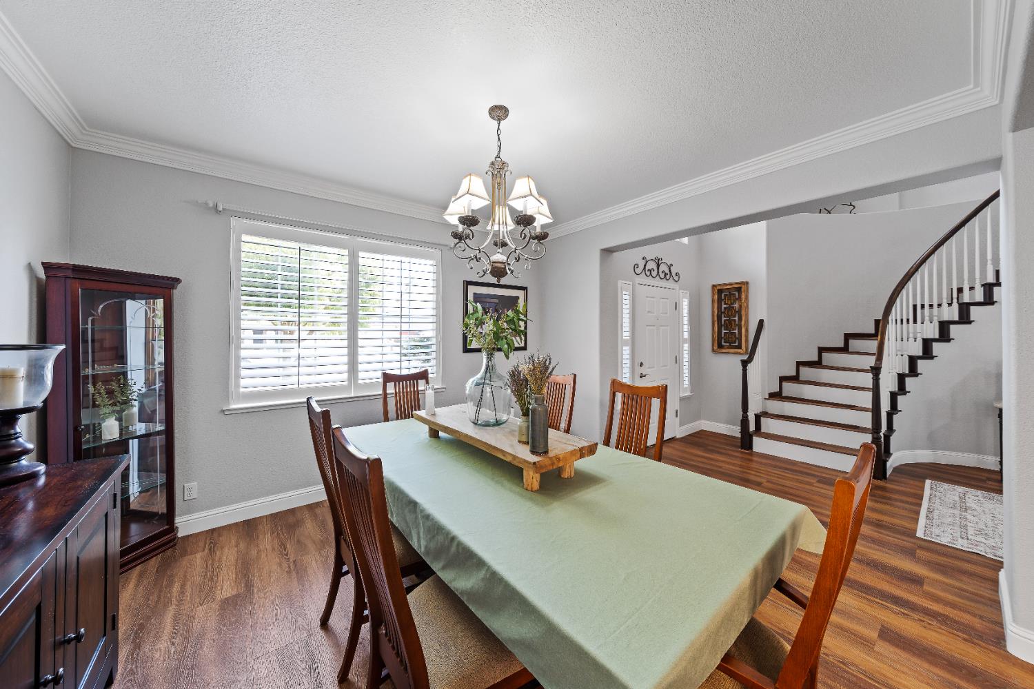 Detail Gallery Image 10 of 49 For 5504 Pleasant Grove Ct, Salida,  CA 95368 - 4 Beds | 3 Baths