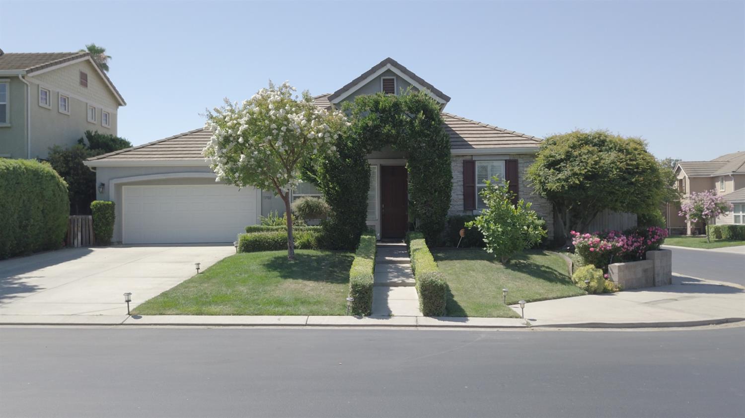 Detail Gallery Image 1 of 54 For 13702 Channel Ln, Waterford,  CA 95386 - 4 Beds | 3 Baths