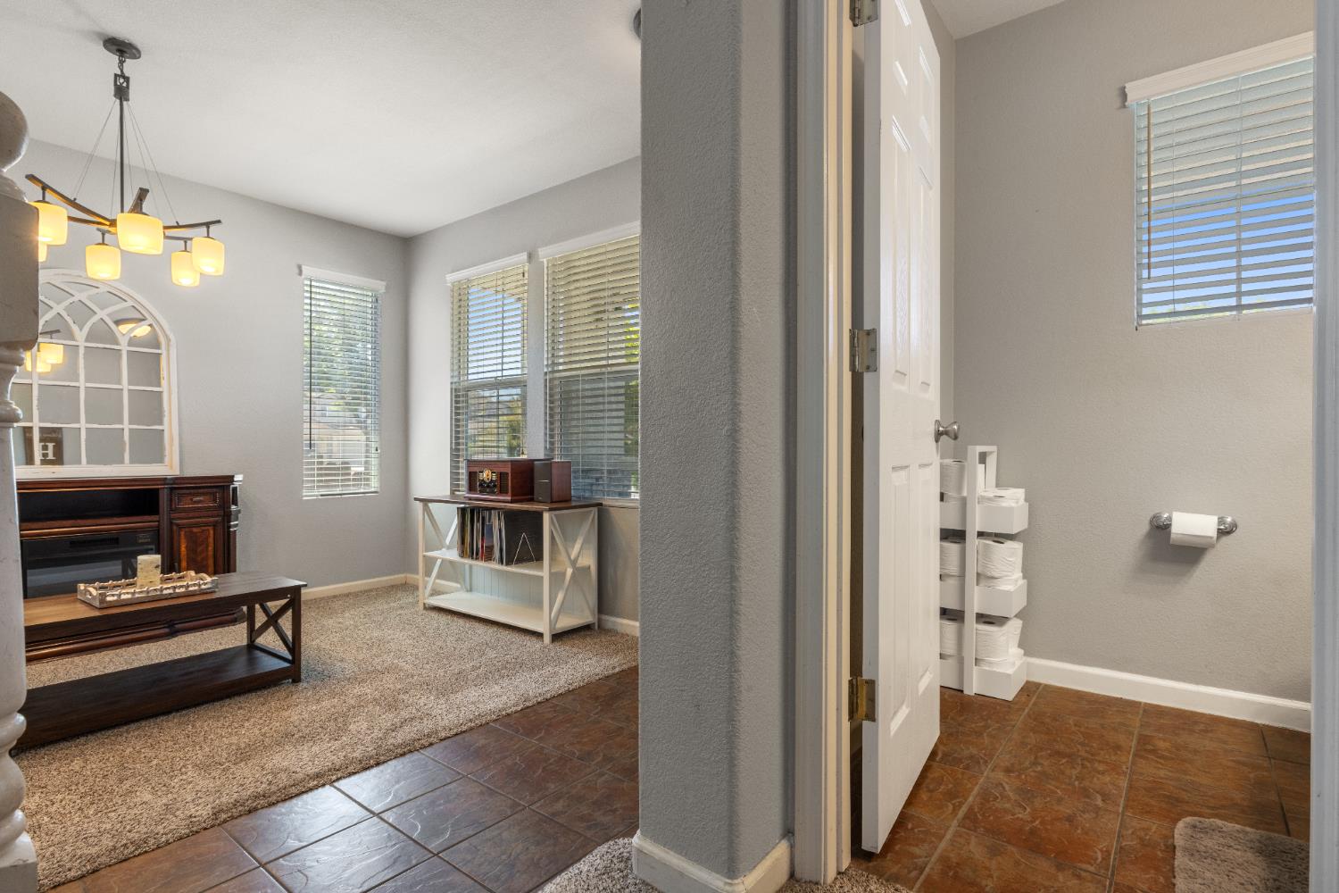Detail Gallery Image 8 of 62 For 5422 Antique Rose Way, Riverbank,  CA 95367 - 3 Beds | 2/1 Baths
