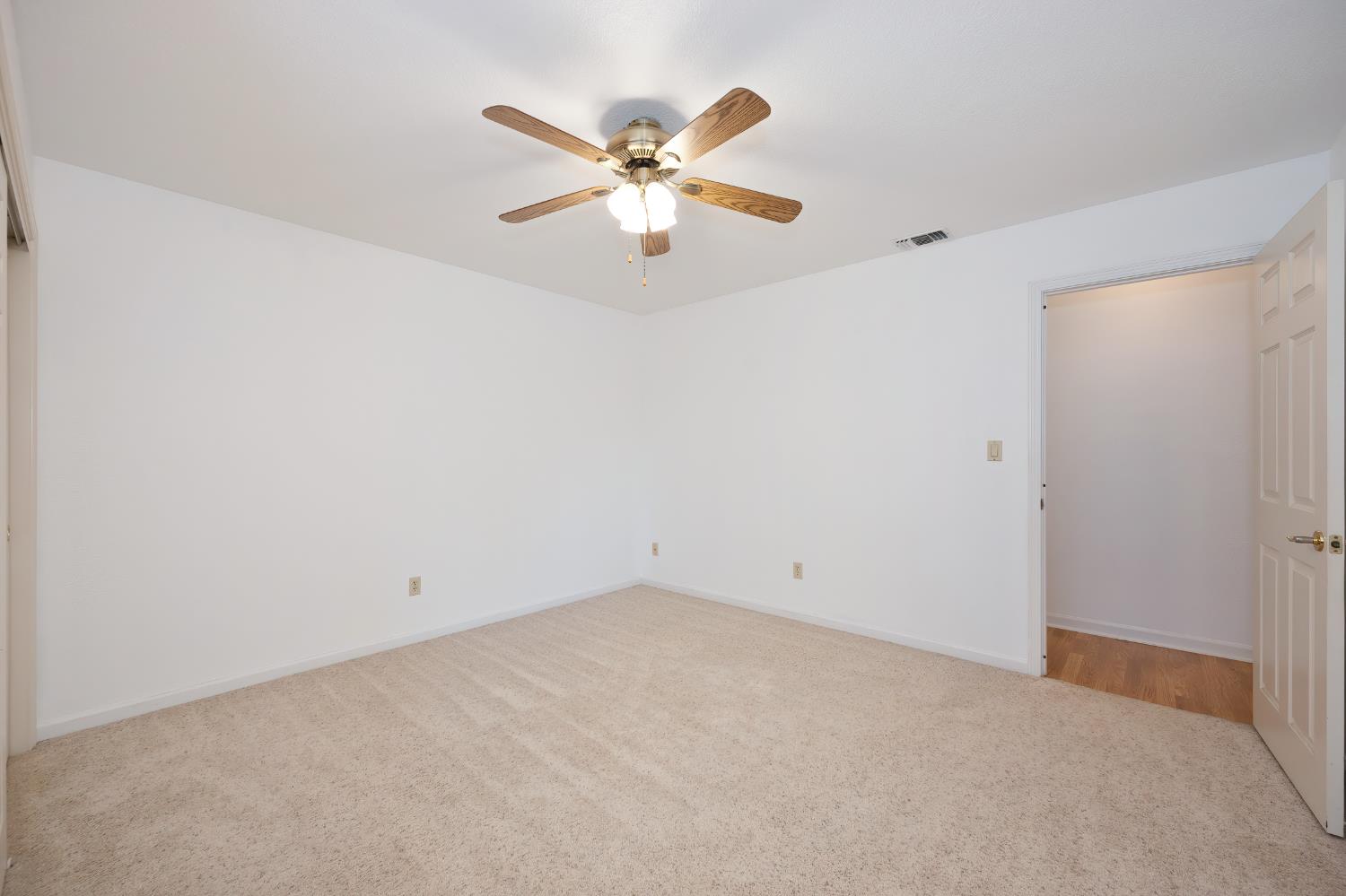Detail Gallery Image 28 of 53 For 5408 E Brook Way, Elk Grove,  CA 95758 - 3 Beds | 2 Baths