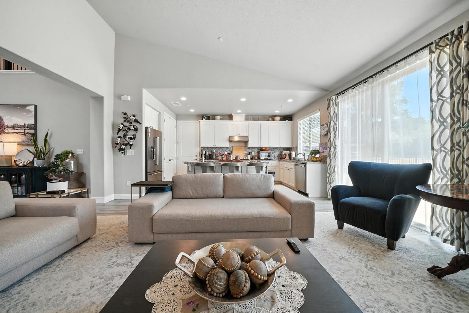 Detail Gallery Image 16 of 44 For 668 Morning Glory Cir, Ione,  CA 95640 - 4 Beds | 3 Baths