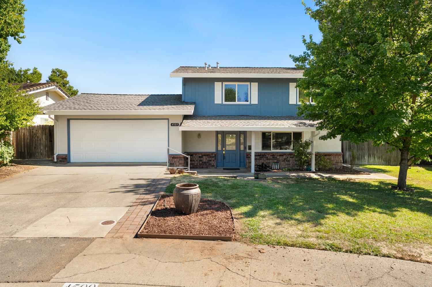 Detail Gallery Image 1 of 25 For 4509 Olivegate Dr, Fair Oaks,  CA 95628 - 4 Beds | 2/1 Baths