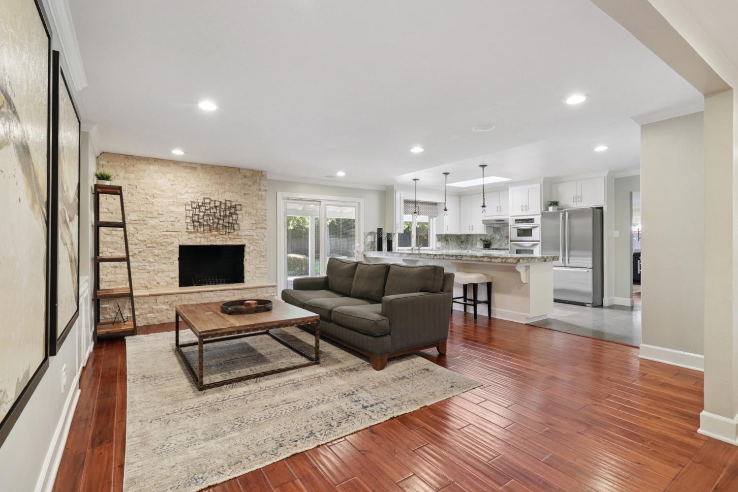 Detail Gallery Image 10 of 62 For 551 Thornley Way, Sacramento,  CA 95864 - 4 Beds | 2/1 Baths
