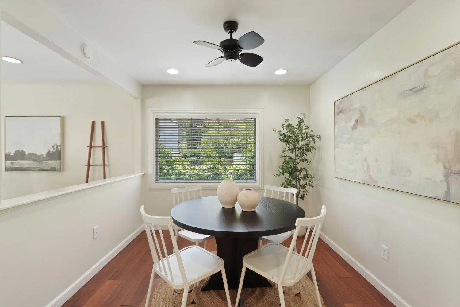Detail Gallery Image 11 of 52 For 411 King Rd, Roseville,  CA 95678 - 4 Beds | 3 Baths