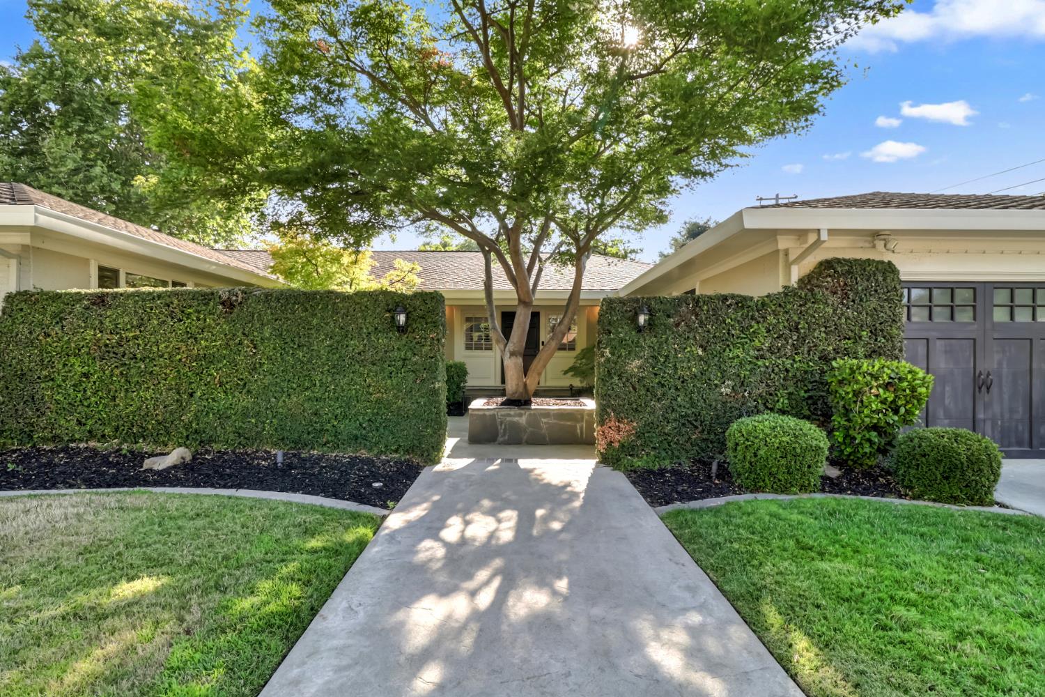 Detail Gallery Image 3 of 62 For 551 Thornley Way, Sacramento,  CA 95864 - 4 Beds | 2/1 Baths