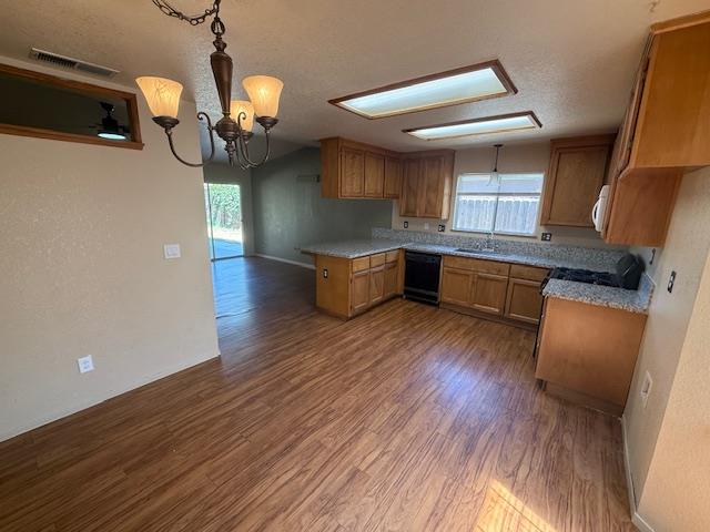 Detail Gallery Image 13 of 24 For 2131 Creek Park Dr, Newman,  CA 95360 - 3 Beds | 2 Baths