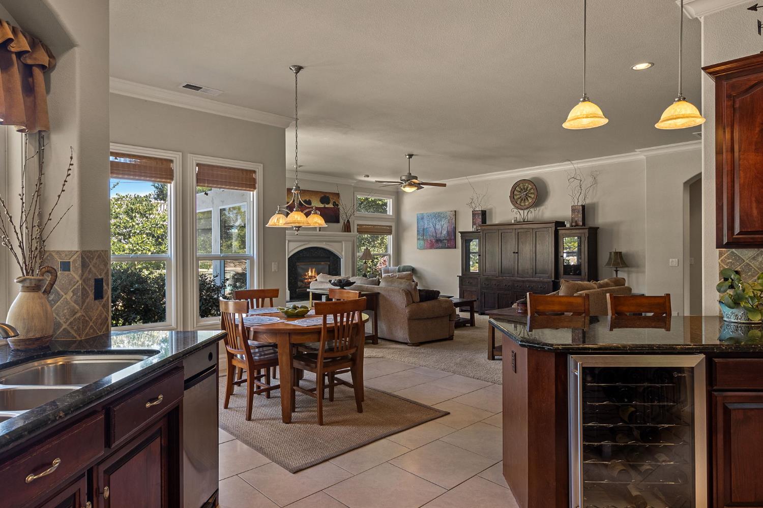 Detail Gallery Image 14 of 57 For 4325 Jacinthe Ct, Modesto,  CA 95356 - 4 Beds | 4/1 Baths