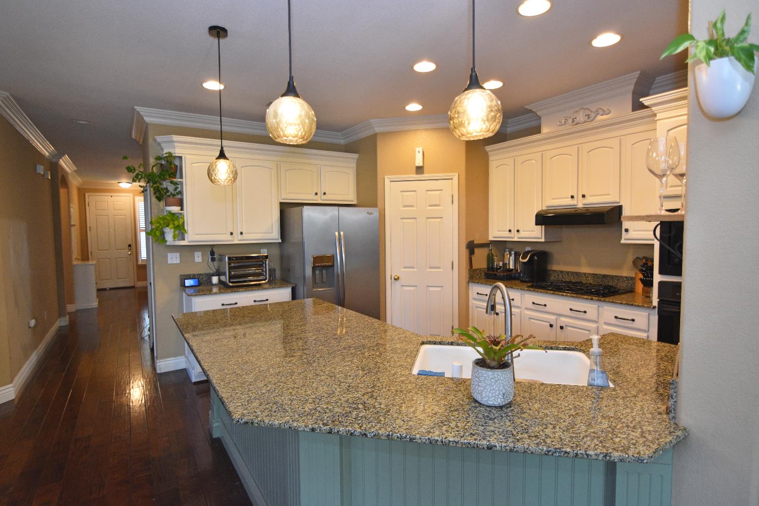 Detail Gallery Image 19 of 54 For 13702 Channel Ln, Waterford,  CA 95386 - 4 Beds | 3 Baths
