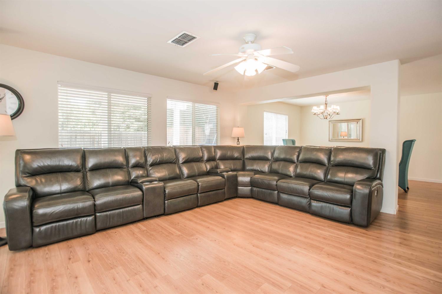 Detail Gallery Image 15 of 68 For 2210 Arnold Dr, Rocklin,  CA 95765 - 4 Beds | 2/1 Baths