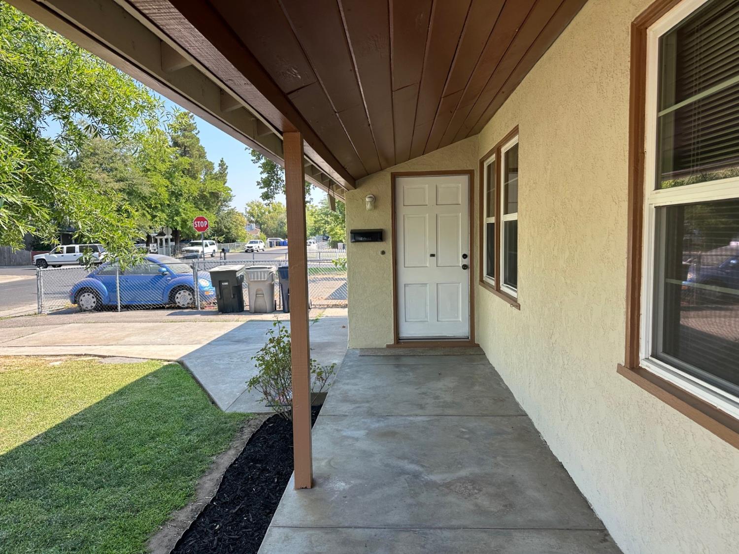 Detail Gallery Image 4 of 20 For 3905 Kern St, Sacramento,  CA 95838 - 2 Beds | 1 Baths