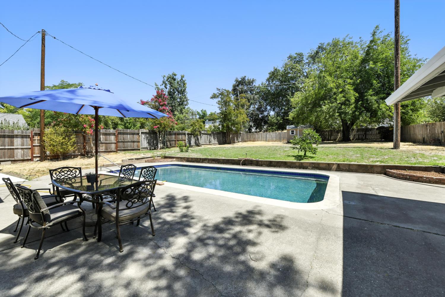 Detail Gallery Image 5 of 37 For 4724 Isabella Ave, Fair Oaks,  CA 95628 - 4 Beds | 2 Baths