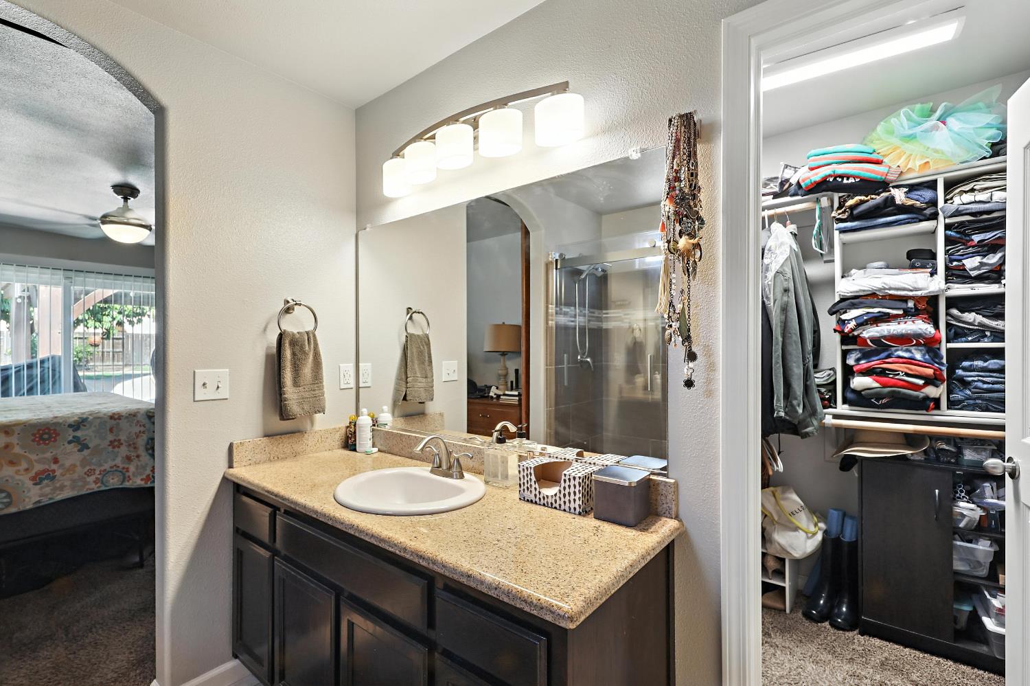 Detail Gallery Image 13 of 34 For 6045 Lea Ct, Winton,  CA 95388 - 4 Beds | 2 Baths
