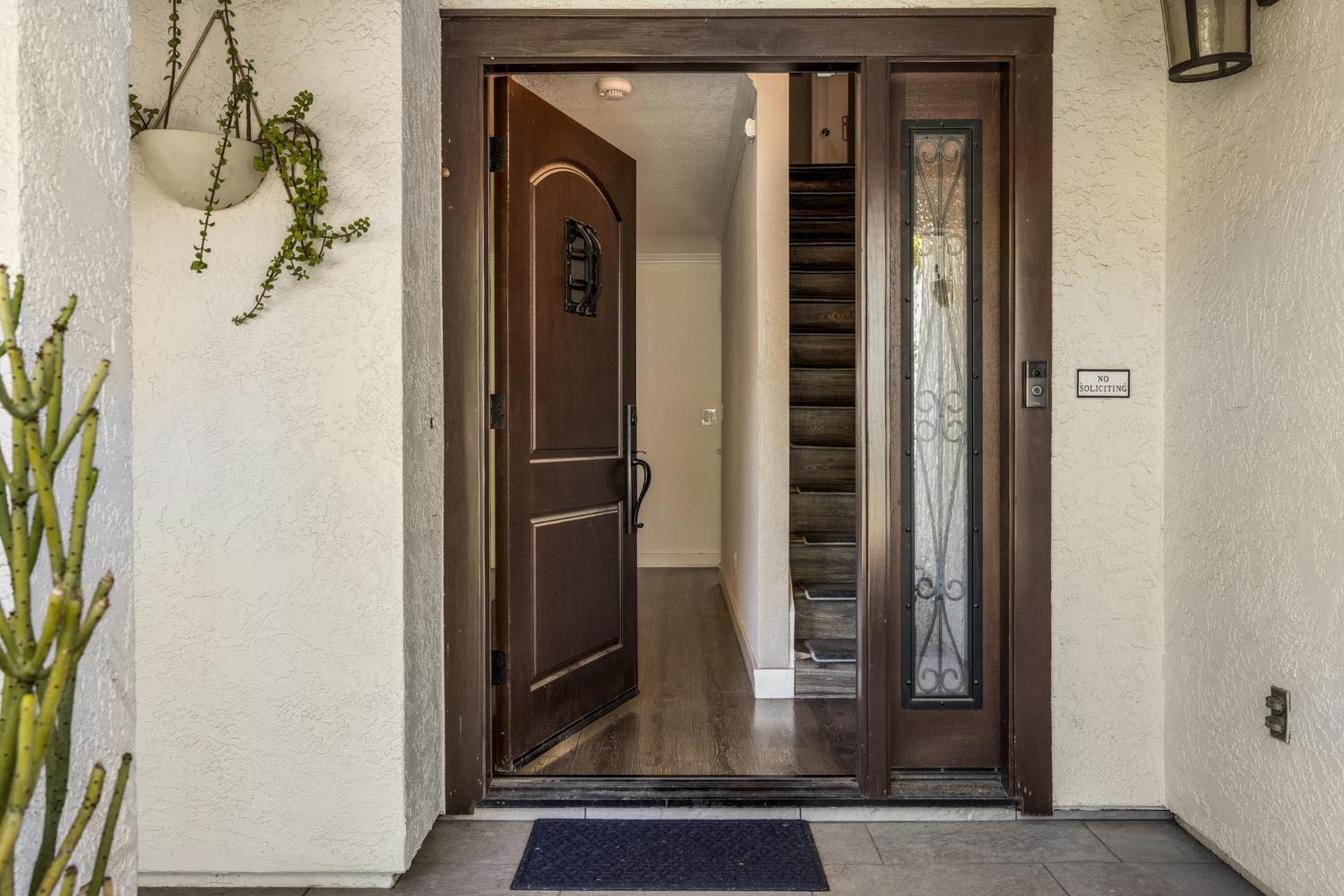 Detail Gallery Image 3 of 39 For 4008 Cromwell Cir, Modesto,  CA 95356 - 4 Beds | 2/1 Baths