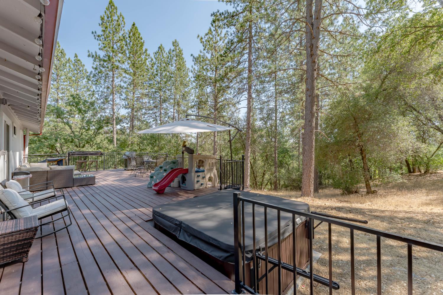 Detail Gallery Image 31 of 68 For 3980 Donner Trl, Placerville,  CA 95667 - 3 Beds | 2 Baths