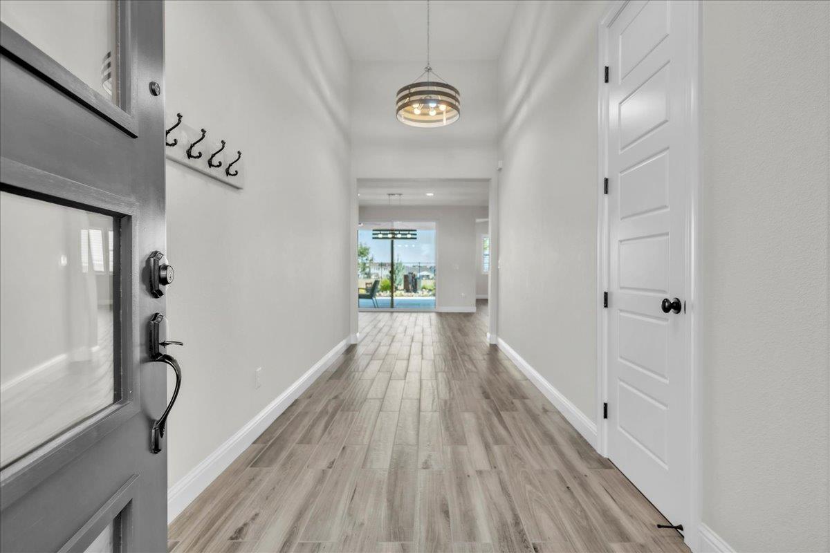 Detail Gallery Image 8 of 66 For 2944 Romano Dr, Lincoln,  CA 95648 - 4 Beds | 3 Baths