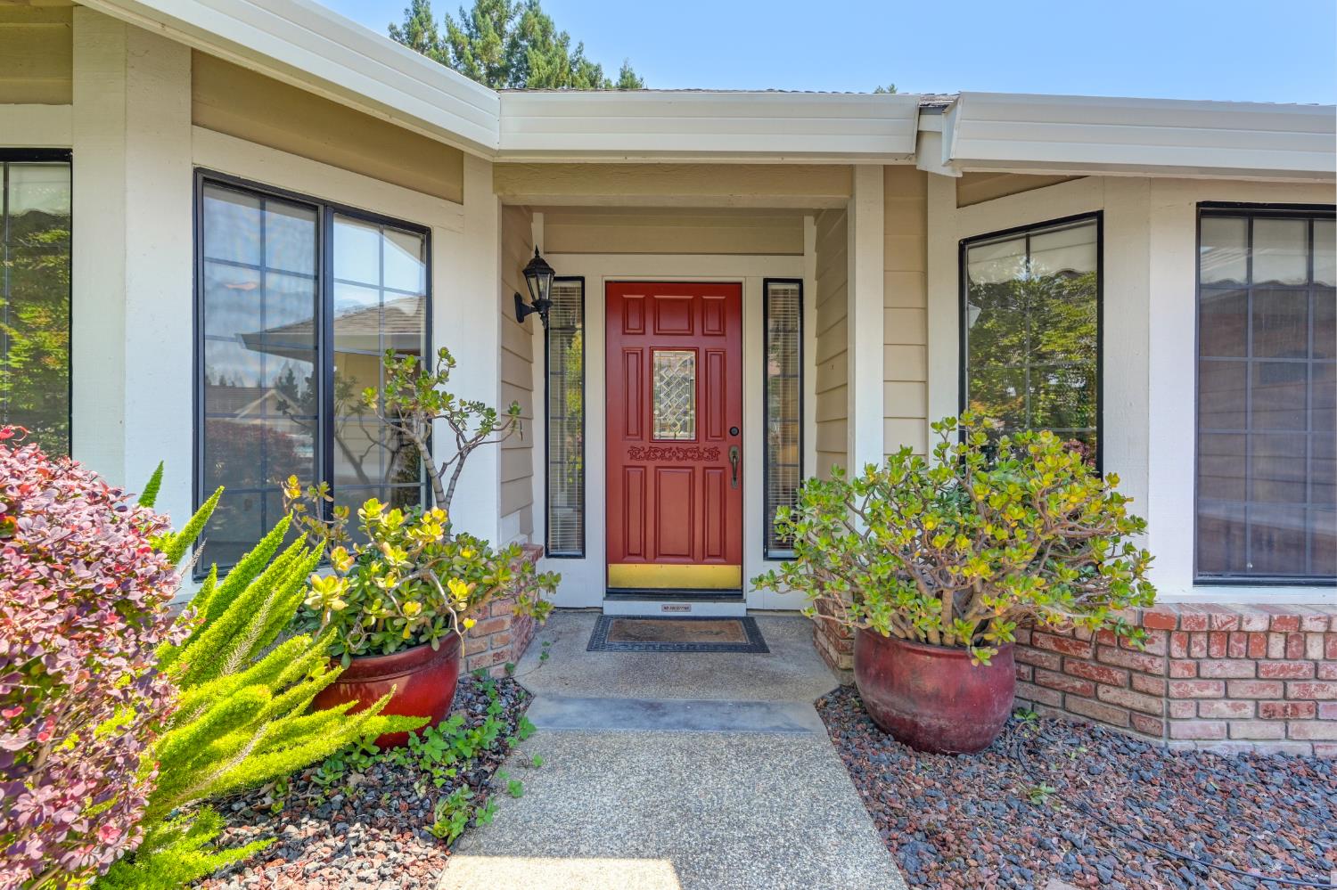 Detail Gallery Image 8 of 53 For 5408 E Brook Way, Elk Grove,  CA 95758 - 3 Beds | 2 Baths