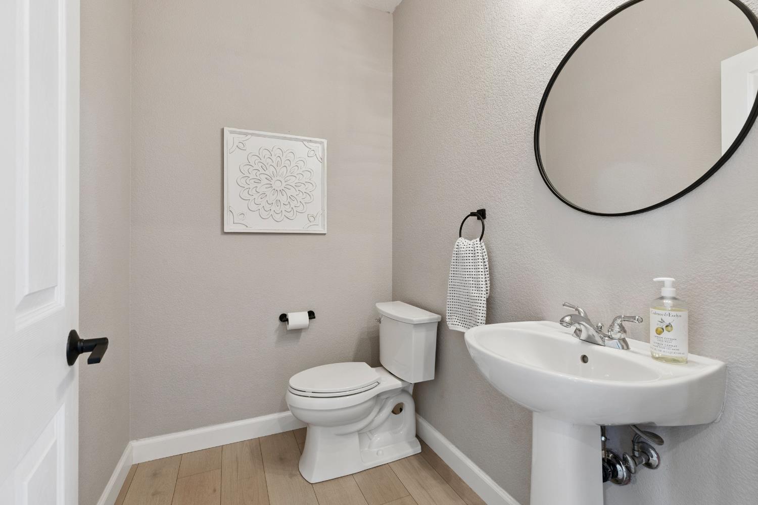 Detail Gallery Image 25 of 67 For 3021 Edgeview Dr, Modesto,  CA 95355 - 5 Beds | 3/1 Baths