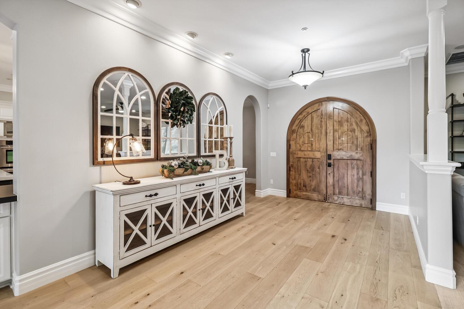 Detail Gallery Image 11 of 72 For 4900 Saint Augustine Dr, Elk Grove,  CA 95758 - 4 Beds | 4 Baths