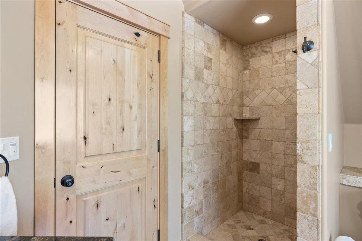 Detail Gallery Image 49 of 64 For 11382 Cour Royal, Nevada City,  CA 95959 - 3 Beds | 3/1 Baths