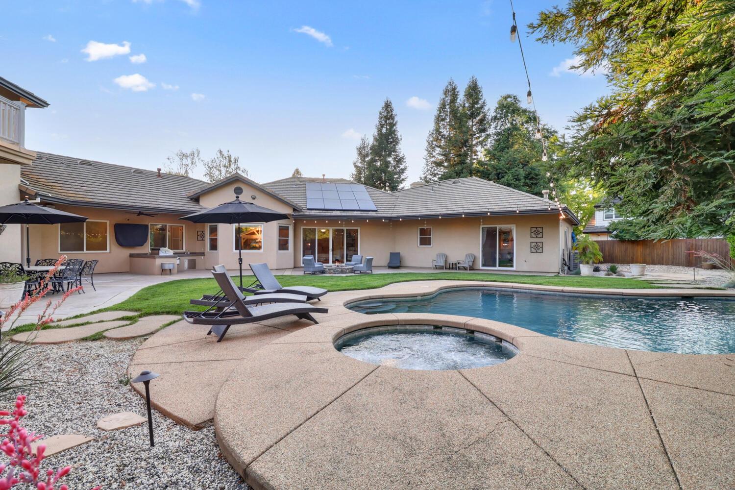 Detail Gallery Image 56 of 72 For 4900 Saint Augustine Dr, Elk Grove,  CA 95758 - 4 Beds | 4 Baths