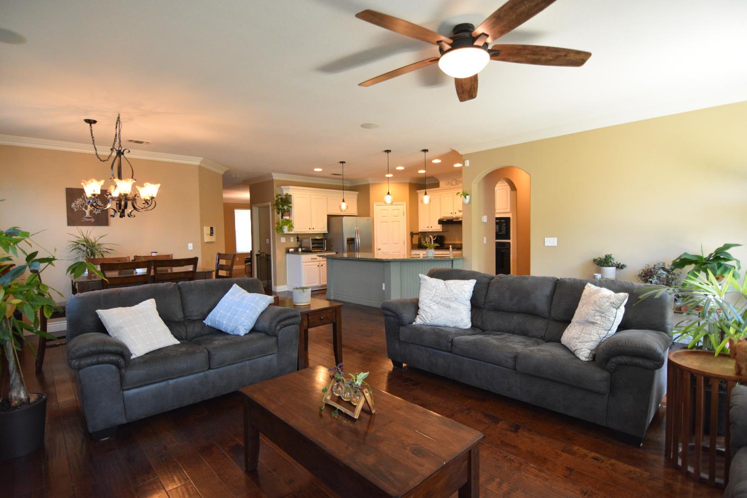 Detail Gallery Image 28 of 54 For 13702 Channel Ln, Waterford,  CA 95386 - 4 Beds | 3 Baths